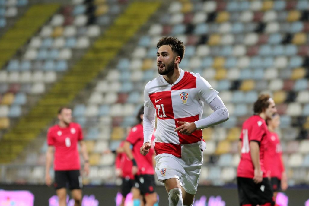 Hrvatska protiv Engleske pred praznim tribinama